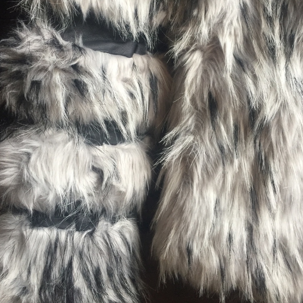 Faux Fur Coat! Gem